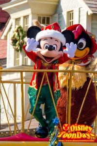 2014年『ディズニー・サンタヴィレッジ・パレード』のミッキーマウス
